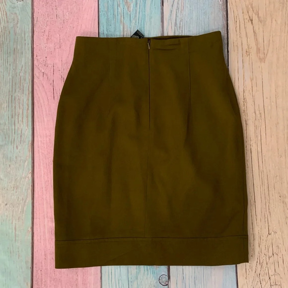 Sara sturgeon olive green blazer and mini skirt set size 3 - Picture 11 of 11